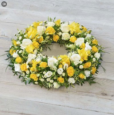 Scented Yellow Wreath